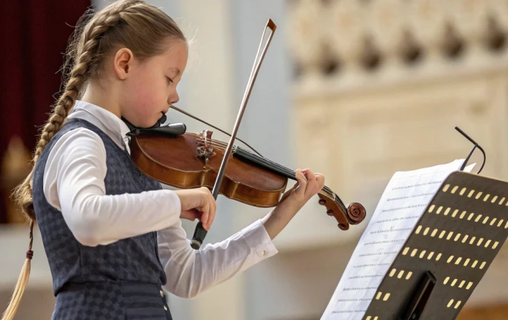 На Алтае выделят более 70 миллионов рублей на обновление музыкальных школ На Алтае выделят более 70 миллионов рублей на обновление музыкальных школ